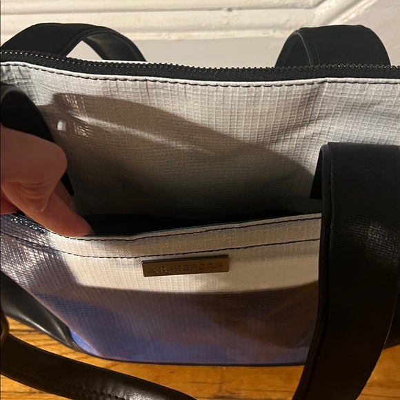 RAREFORM Maya CrossBody GYM TOTE DUFFLE Blue billboard recycled personal Bag - Picture 4 of 17